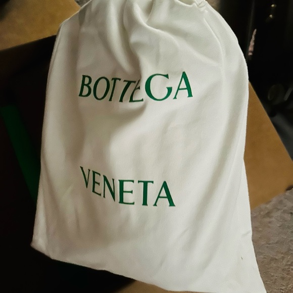 BOTTEGA VENETA PILLOW CLUTCH - Picture 8 of 8